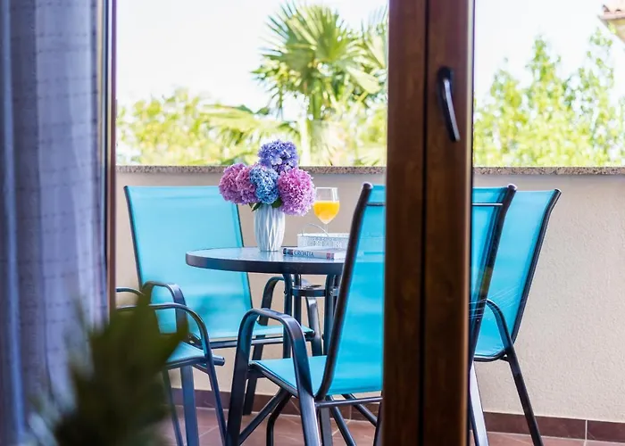 Downtown Helena Daire