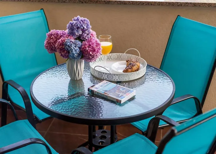 Downtown Helena Daire *